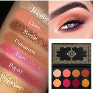 Ace Beaute Grandoise Eyeshadow Pallete